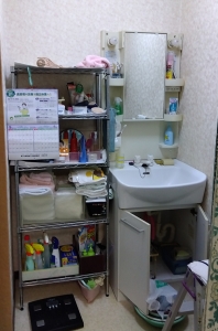 大東市　Ｓ邸　洗面室に洗濯機取付（給排水床下より分岐新設、電気分岐工事）ビフォー